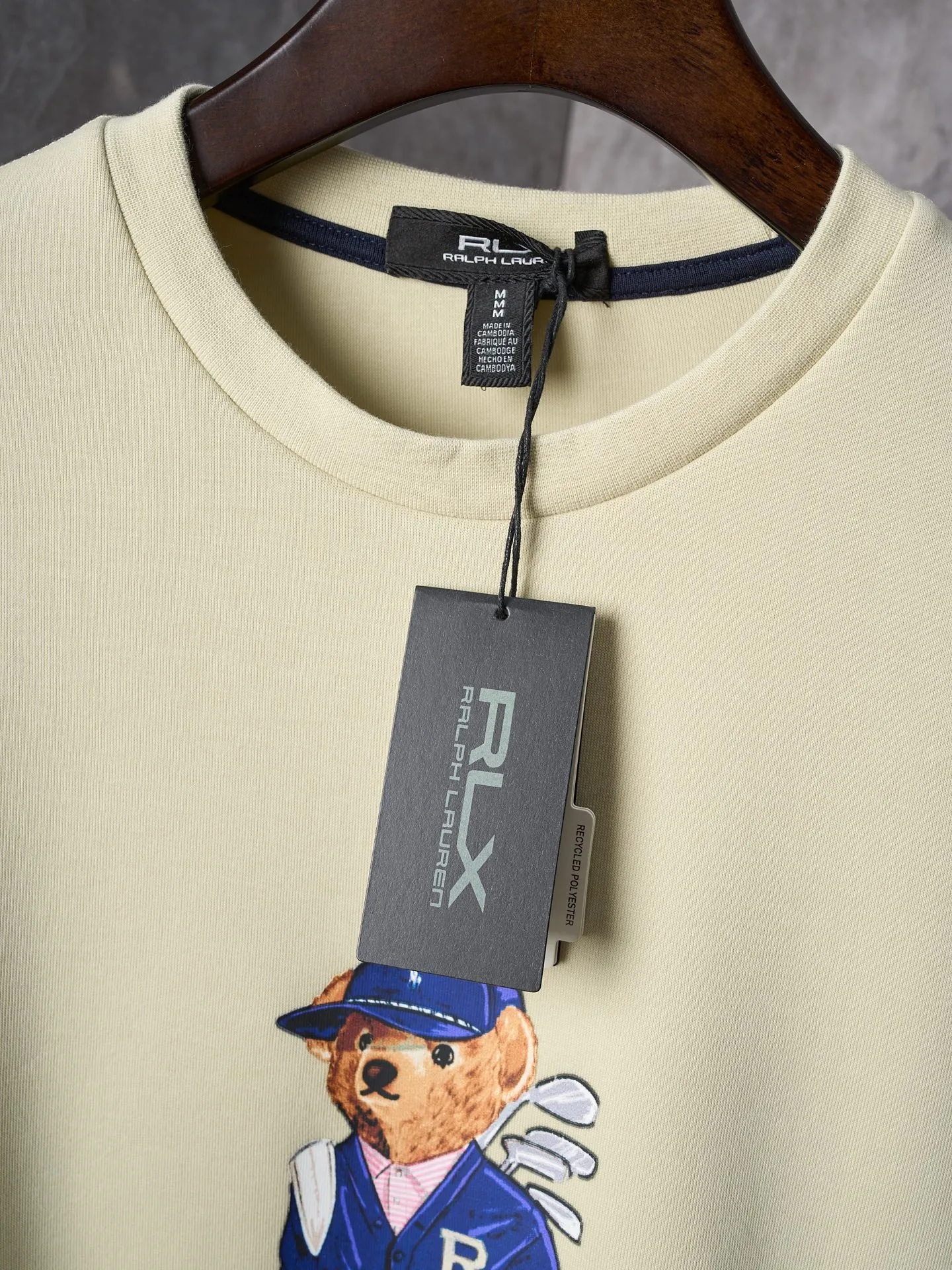 P350 Actual hanging auction】Ralph Lauren/Ralph Lauren golf bear pattern Polo Bear printed round neck sweatshirt [Ready stock] S M L Long sleeves, ribbed cuffs, ribbed hem Polo Bear graphic printed on center front, Polo Bear by Ralph Lauren and Ralph Lauren text, Polo Bear section with embroidered detail 84% cotton, 16% polyester